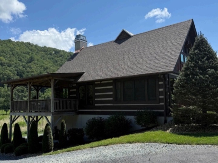 Mountain cabin roofing